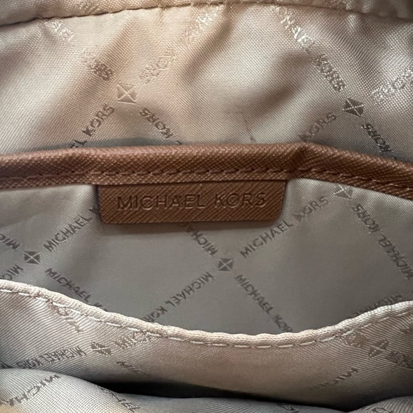 Michael Kors Brown Shoulder Bag with gold chain (removable) very good condition - Picture 8 of 14